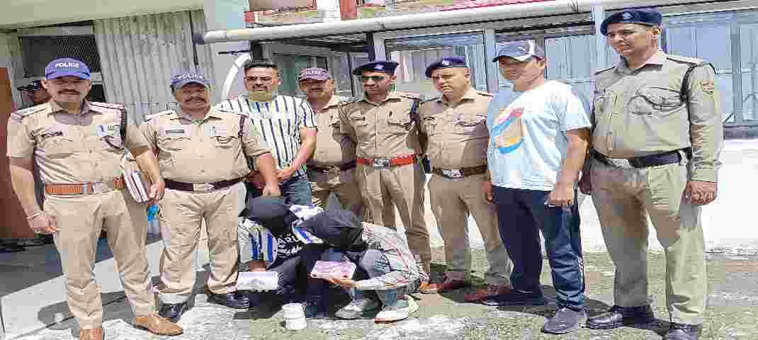 पिथौरागढ़ पुलिस को मिली बड़ी सफलता, चोरी की घटना को अंजाम देने वाले 02 अभियुक्तों को चोरी के सामान (लगभग 07 तोला सोना व 5050 रूपए नकद) सहित किया गिरफ्तार 2 Hello Uttarakhand News »