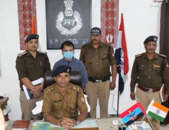 बागेश्वर: सिमगडी पोस्ट ऑफिस में खाताधारकों के धन की धोखाधड़ी करने वाला आरोपी काण्डा पुलिस द्वारा गिरफ्तार, अभियुक्त द्वारा अभी तक लगभग 32 लाख से अधिक धनराशि का किय़ा गया गबन 3 Hello Uttarakhand News »