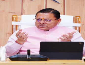 मुख्यमंत्री धामी ने जिलाधिकारियों संग की उच्चस्तरीय वर्चुअल बैठक, अतिक्रमण हटाने और भू कानून उल्लंघन पर सख्त कार्रवाई के निर्देश
