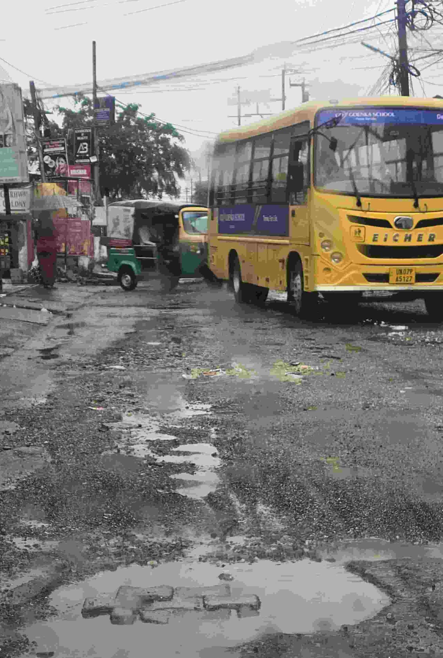 Dehradun’s ITBP Road in Poor Condition: देहरादून का ITBP Road वर्षों से बदहाल, जलभराव और गड्ढों से बढ़ा हादसों का खतरा 5 Dehradun’s ITBP Road in Poor Condition